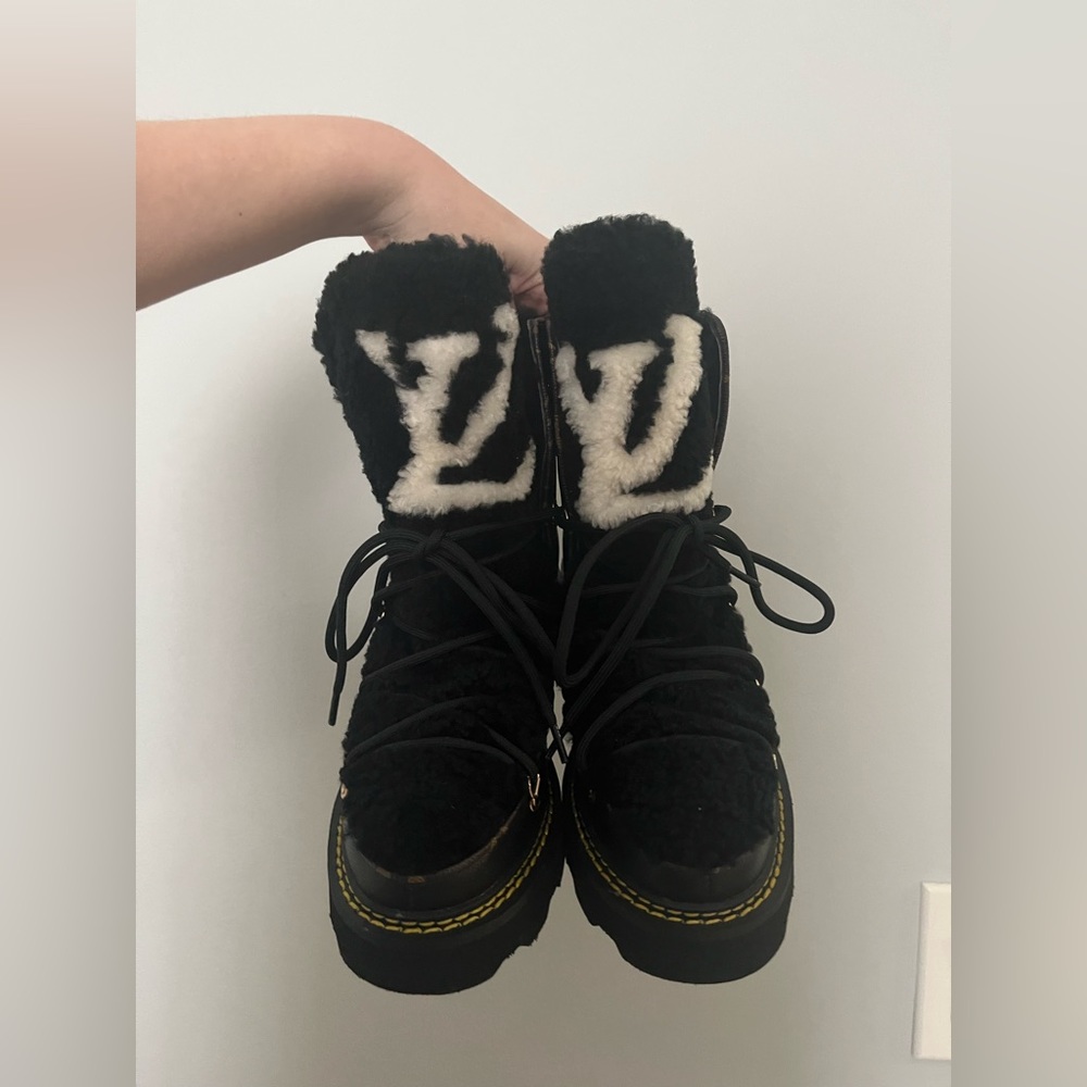 Designer Inspired Sherpa Boots